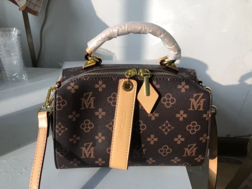 Hong Kong brand genuine leather handbag for women, 2026 summer new style, versatile Boston bag, fashionable shoulder/crossbody bag. photo review