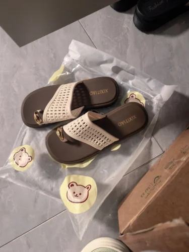 Thin, relaxed style, one-strap woven flip-flops for women, perfect for summer, non-slip, flat, and suitable for vacations and beaches. photo review