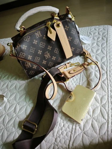 Hong Kong brand genuine leather handbag for women, 2026 summer new style, versatile Boston bag, fashionable shoulder/crossbody bag. photo review