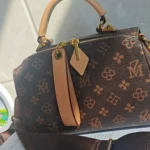 Hong Kong brand genuine leather handbag for women, 2026 summer new style, versatile Boston bag, fashionable shoulder/crossbody bag. photo review