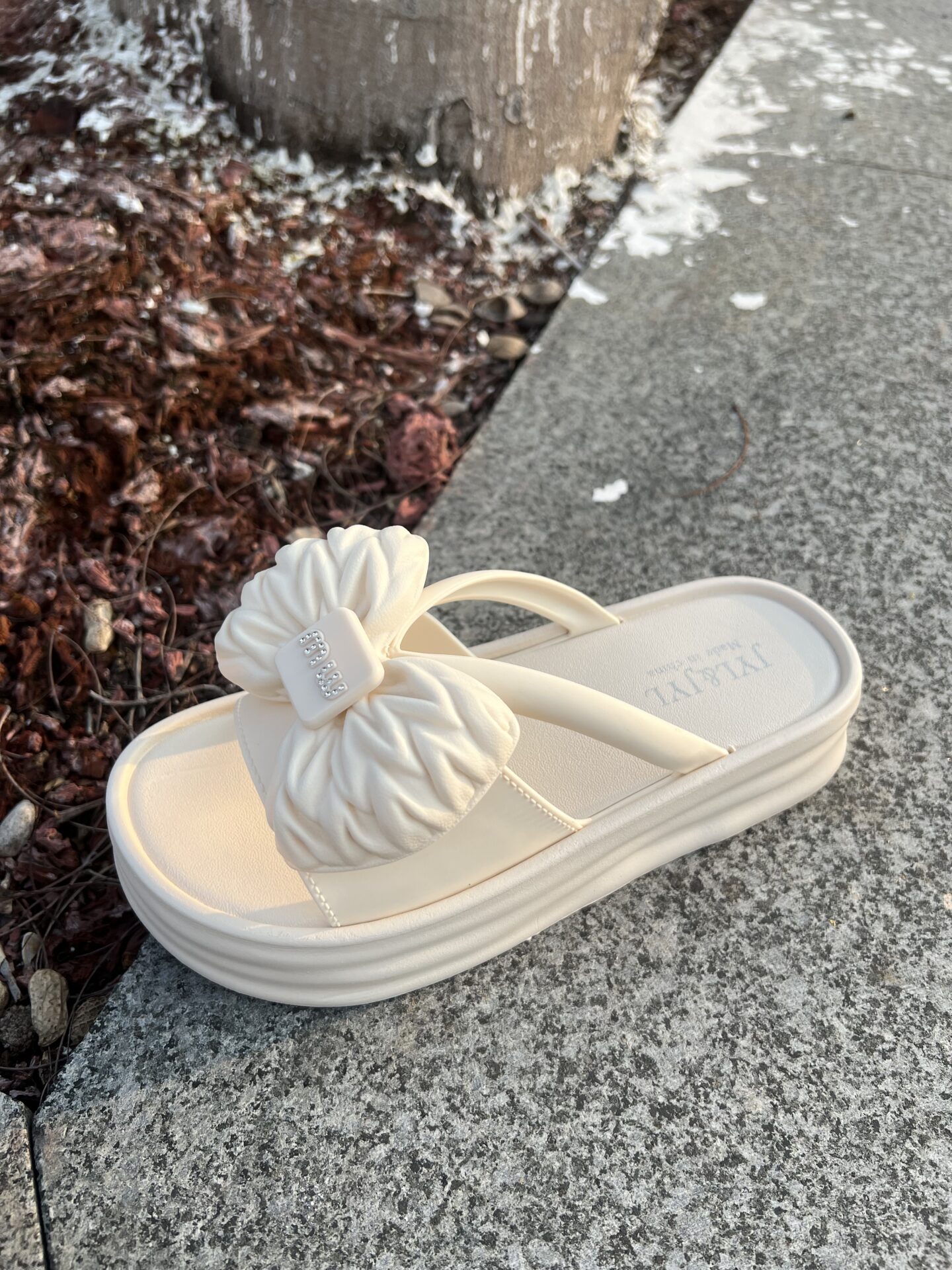 2026 New Fashionable Women's Outdoor Bow-Tie Slippers, Summer New Korean Style Casual Flat Lightweight Thick-Soled Sandals