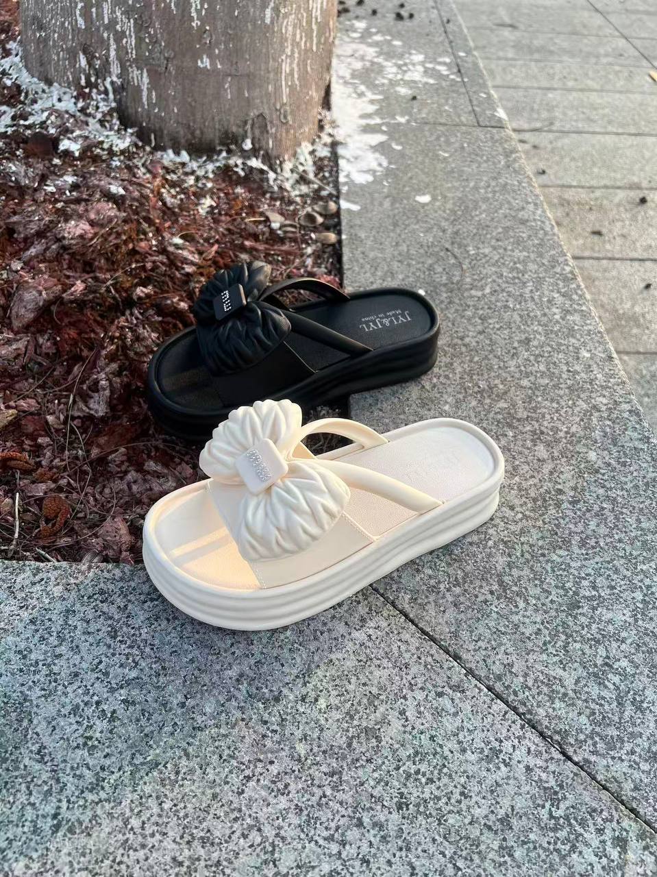 2026 New Fashionable Women's Outdoor Bow-Tie Slippers, Summer New Korean Style Casual Flat Lightweight Thick-Soled Sandals