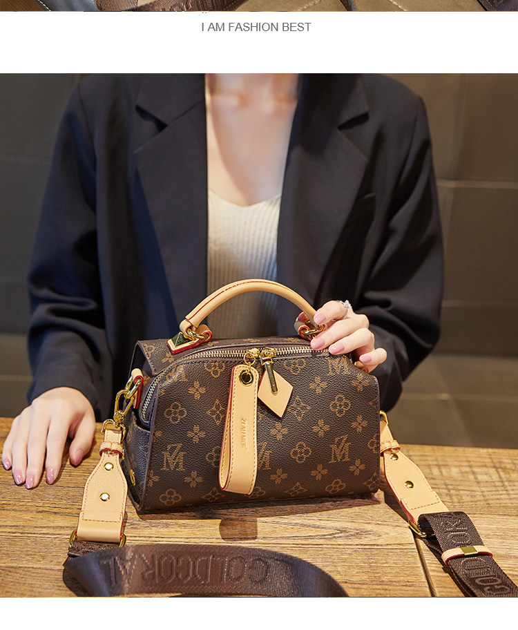 Hong Kong brand genuine leather handbag for women, 2026 summer new style, versatile Boston bag, fashionable shoulder/crossbody bag.