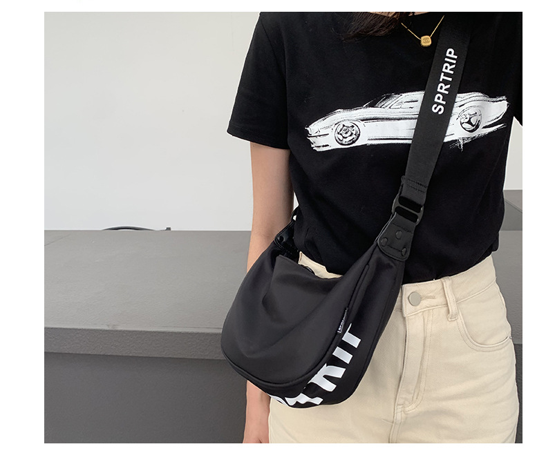 Trendy casual Oxford cloth crossbody bag with simple lettering, large capacity, women's shoulder bag, 2026 fashion tote bag.